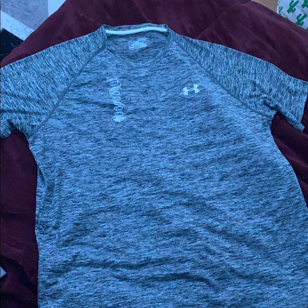 Men’s under amour performance heat guard shirt